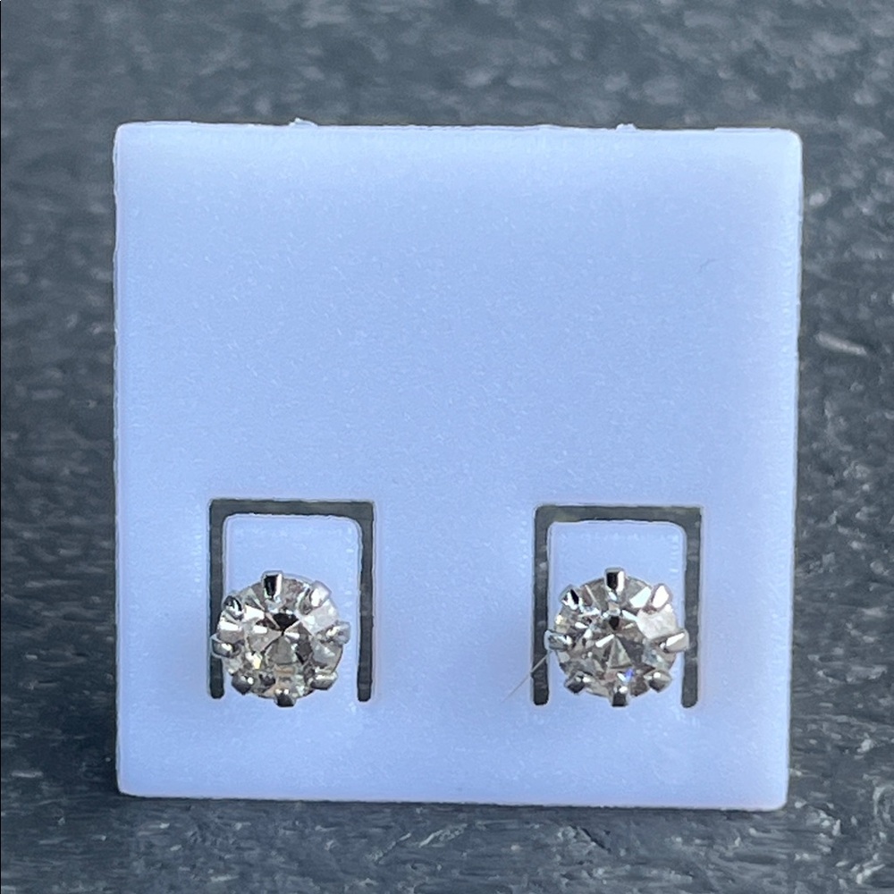 Vintage; Silver Crystal Stud Earrings; Silver Tone Hardware; NWOT
